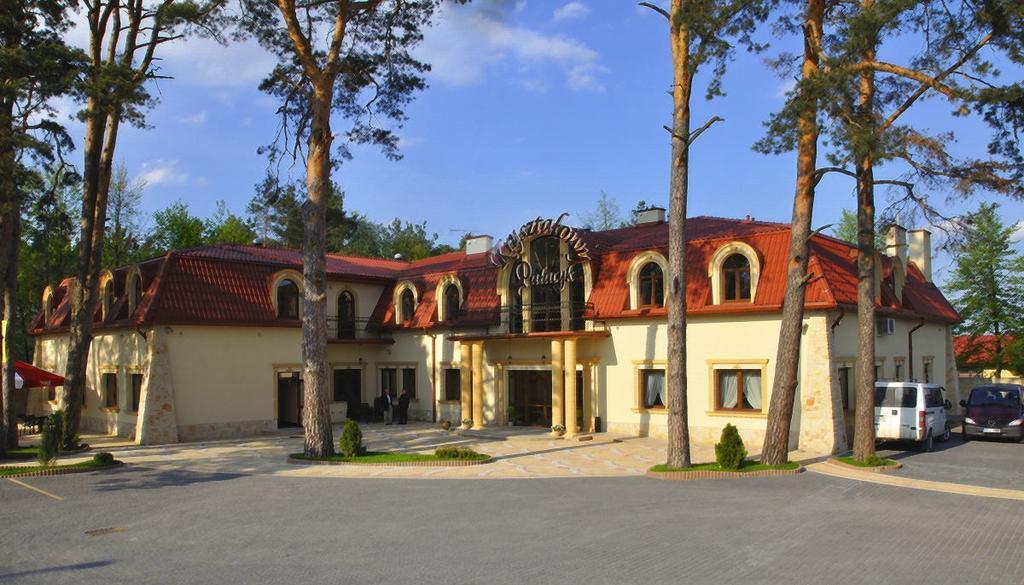 Krysztalowy Palacyk Kozienice Bagian luar foto