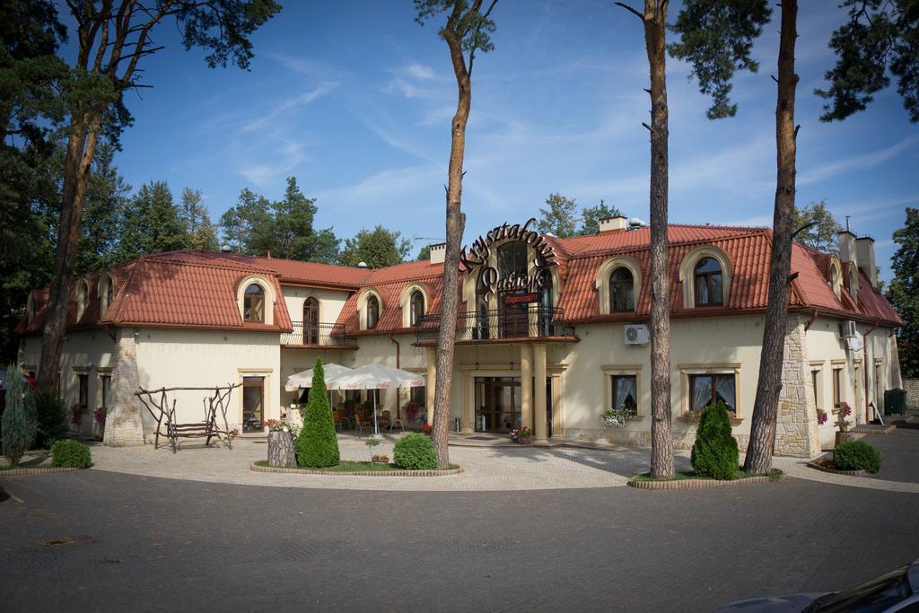 Krysztalowy Palacyk Kozienice Bagian luar foto